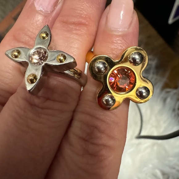 Set Louis Vuitton Love Letters Flower Rings - Picture 2 of 12